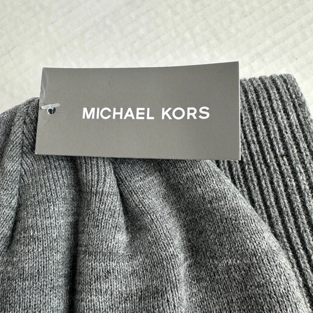Michael Kors Gray Logo Beanie & Scarf Set | One Size | NWT | Winter Cold Weather